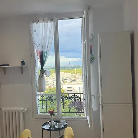 Mercy With Eiffel Tower View Apartment