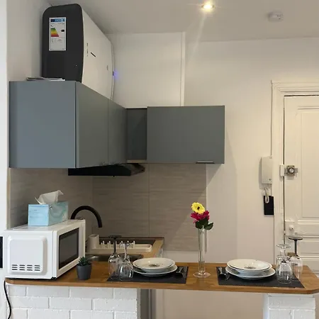 Apartment Mercy With Eiffel Tower View Suresnes