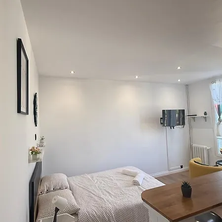Apartment Mercy With Eiffel Tower View