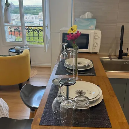 Apartment Mercy With Eiffel Tower View Suresnes